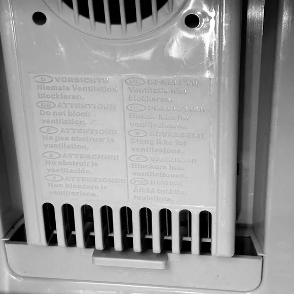 Rare Veuve Clicquot 4 Bottle Countertop Mini Frifge (& Warmer) - Picture 8 of 11